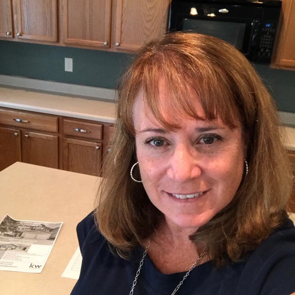 Meet your Posher, Joann - Picture 1 of 1